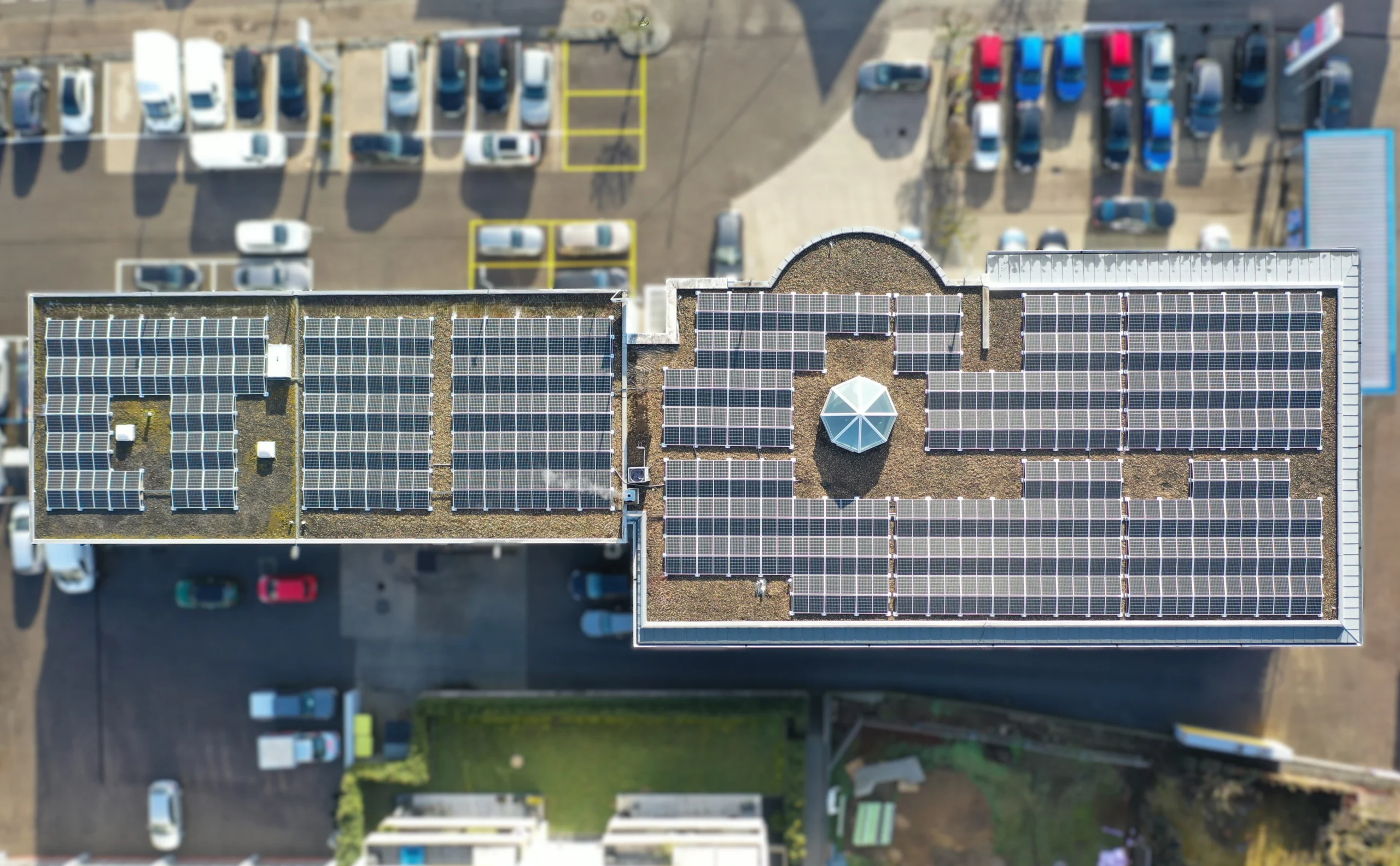 Photovoltaikanlage auf einem Verwaltungsgebäude der Gross Gruppe